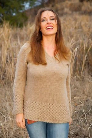 Голая зрелая баба на природе