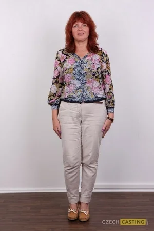 Рыжая тетка с большими сиськами и дряблой пиздой на кастинге - 02