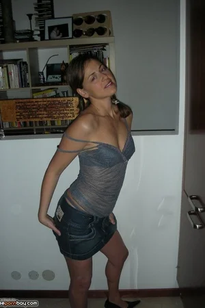 Частные фото голой зрелой бабы с пухлой попкой - 02